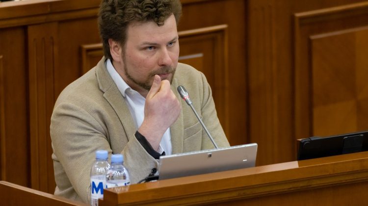 STOP CADRU! ”За…ли” a exclamat deputatul PAS, Dan Perciun, supărat pe colegii care ”pupă cizma rusească”