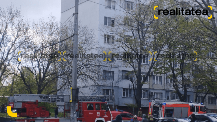 GALERIE FOTO Arde un apartament din sectorul Botanica! Mai multe echipaje de pompieri – la fața locului