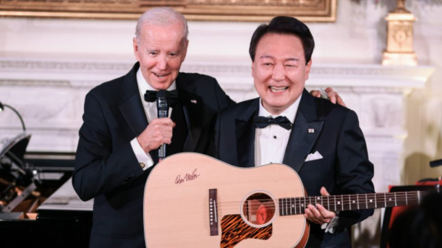 VIDEO, FOTO Președintele sud-coreean i-a cântat „American Pie” lui Joe Biden