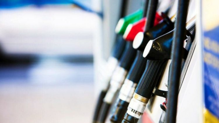 ANRE anunță scumpiri în continuare. Cu cât se scumpește motorina și benzina