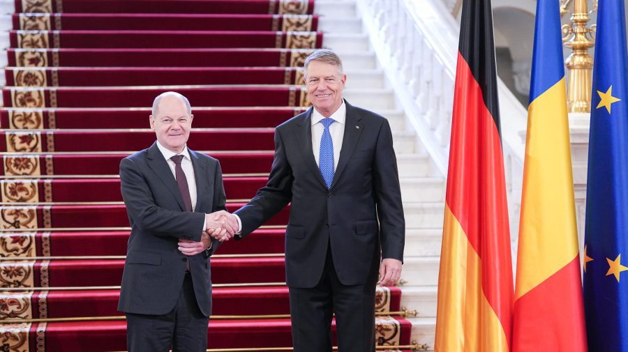 VIDEO Scholz, întâmpinat de Iohannis la Cotroceni. Urmează întrevederea trilaterală cu Sandu