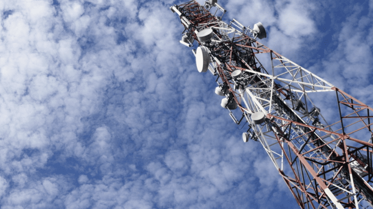 Tragedie! Un minor – găsit fără suflare, după ce ar fi căzut de pe o antenă de telefonie mobilă