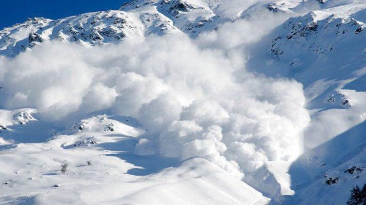 Șase morți după o avalanșă în Alpii francezi. VIDEO cu momentul căderii calotei de gheață și zăpadă