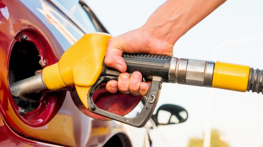 Carburanții se scumpesc din nou! Prețul motorinei se apropie de 21 de lei