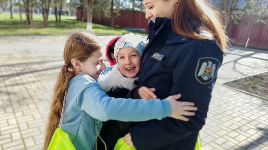 Elevii din întreaga țară ies în vacanță! Care sunt recomandările polițiștilor pentru părinți