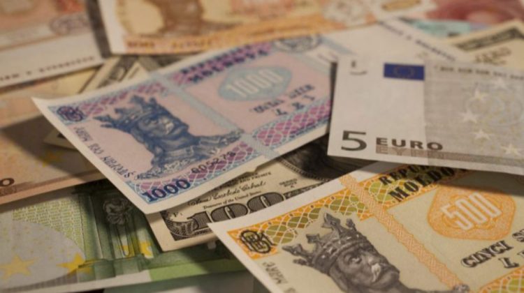 CURS VALUTAR 4 aprilie: Leu câștigă teren în fața dolarului și monedei europene