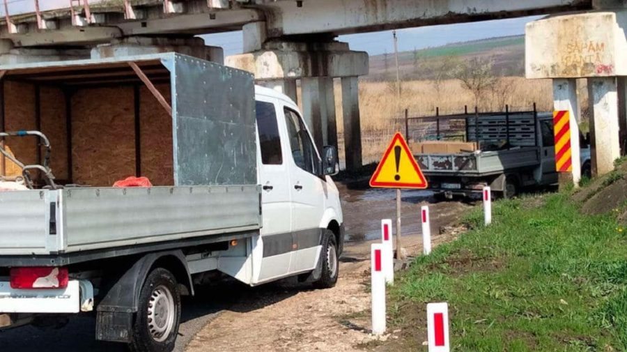 Râul Bîc s-a revărsat și a inundat drumul din Strășeni. Atenționarea autorităților