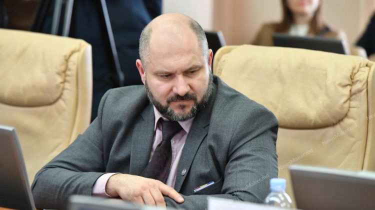 STOP CADRU Parlicov, care nu-i membru PAS, nu știa că a fost modificată coperta de pe Facebook cu „Moldova Europeană”