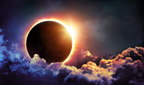 Stelele se prind în horă la noapte! Unde poate fi urmărită eclipsa în Moldova și fenomenul spectaculos care o va urma