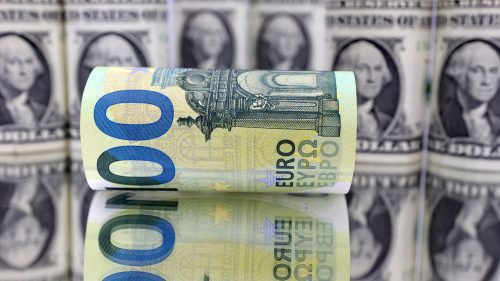 Curs valutar 30 septembrie 2026: Cât valorează un euro și un dolar