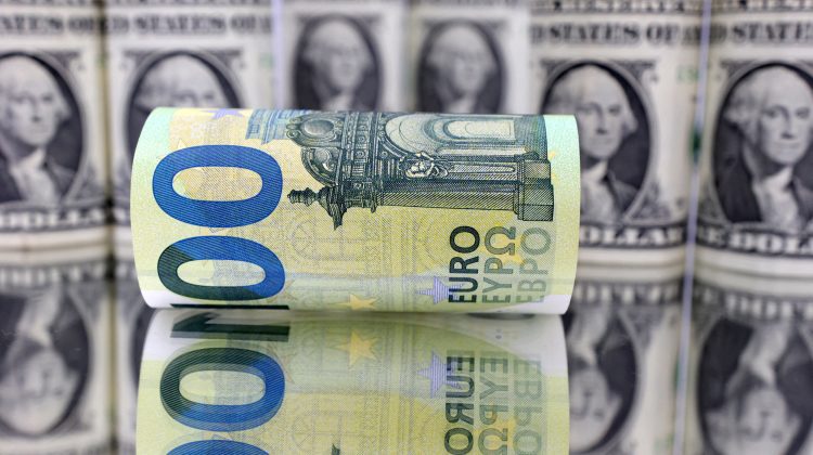 CURS VALUTAR 14 aprilie: Euro crește ca pe drojdii! Cât costă azi dolarul