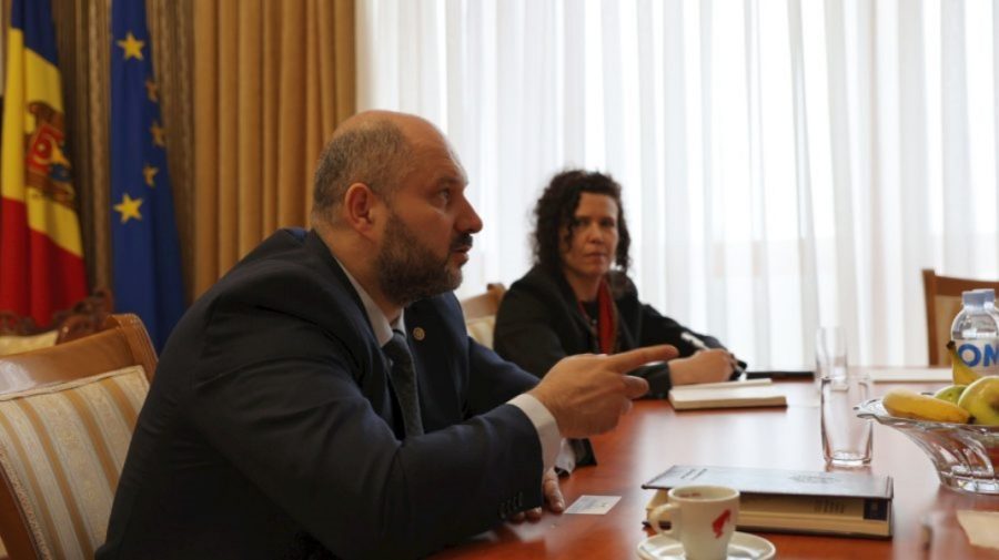 Cablul electric ce urmează să lege Azerbaidjan și Georgia de România pe sub mare va duce lumină și către noi