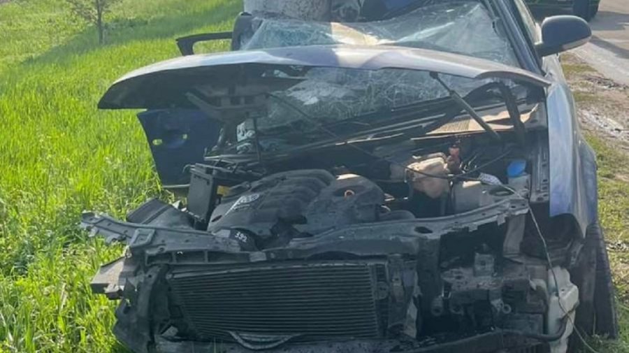 VIDEO Accident la Tiraspol! Șoferul spune că nu înțelege cum a ajuns cu mașina în stâlp