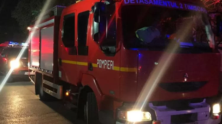 VIDEO Incendiu devastator în Capitală. Trei persoane găsite fără suflare, în apartamentul cuprins de flăcări