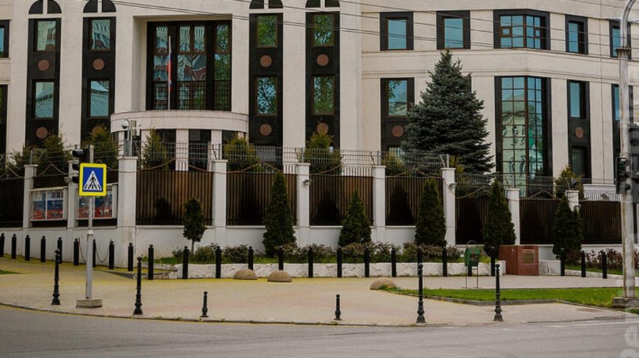 Un angajat al Ambasadei ruse – declarat „persona non grata” și obligat să părăsească teritoriul Republicii Moldova