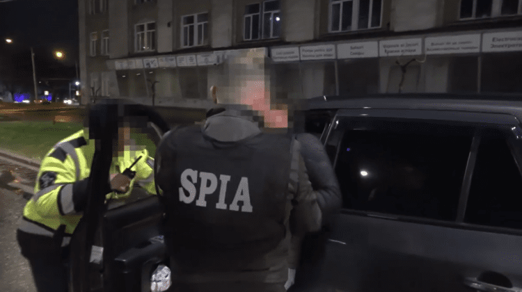 VIDEO Polițiști din Bender – cercetați pentru facilitarea intrării ilegale în Moldova a ucrainenilor. Cum acționau