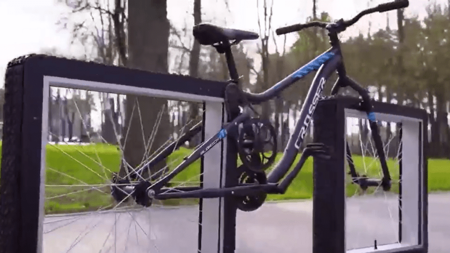 VIDEO Bicicleta cu roți pătrate care a devenit virală. Cum funcționează?