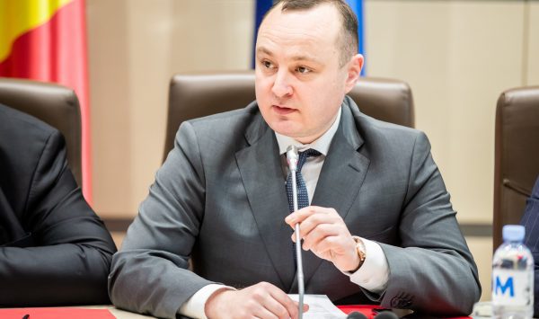 Opoziția cere moratoriu asupra privatizărilor. Bătrîncea: „Să așteptăm concluziile procurorilor”