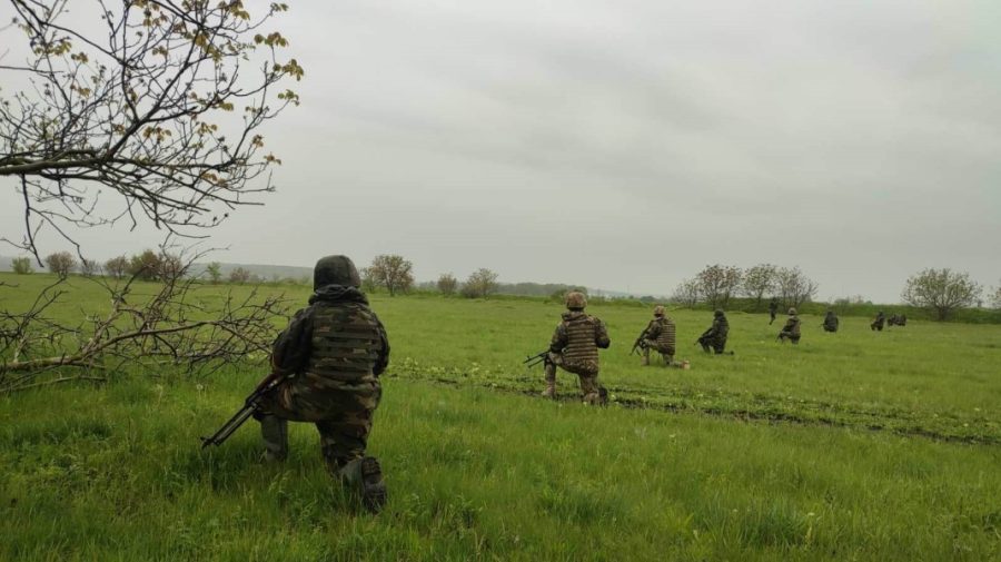 FOTO Militari moldoveni și români se antrenează la Bălți