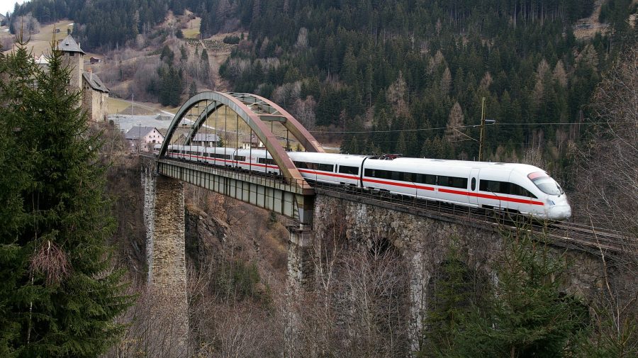 Un discurs al lui Hitler a răsunat în difuzoarele unui tren din Austria