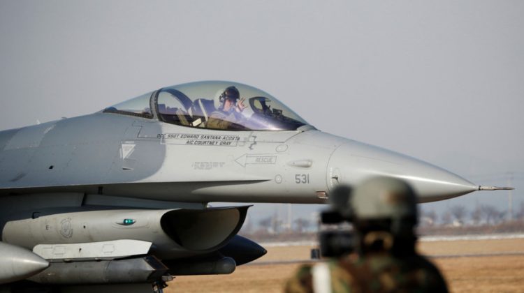 Borrell: Piloții ucraineni au început antrenamentele pe avioanele de luptă F-16