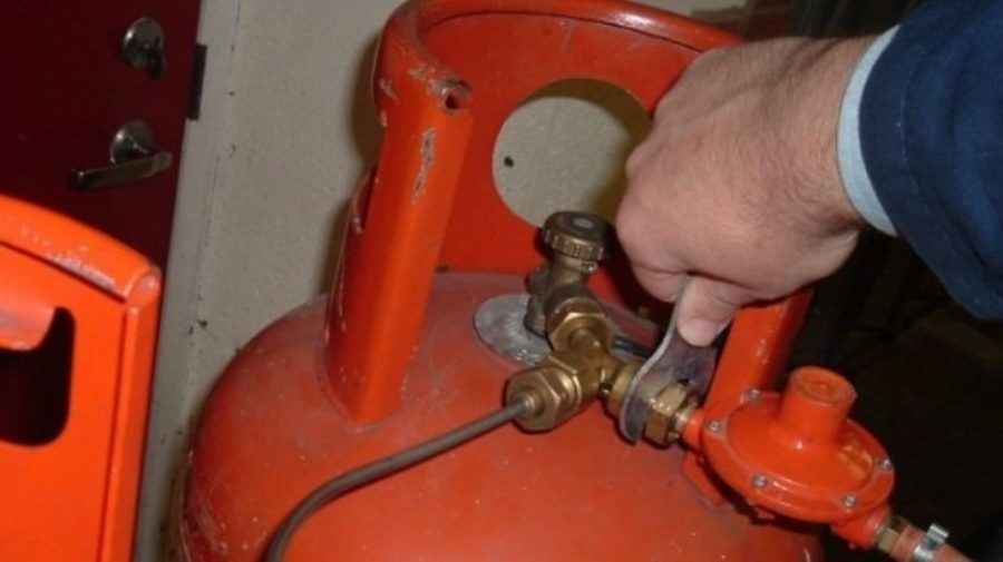 Deflagrație la Briceni: Două persoane s-au ales cu arsuri de gradul II, după ce a explodat balonul cu gaz