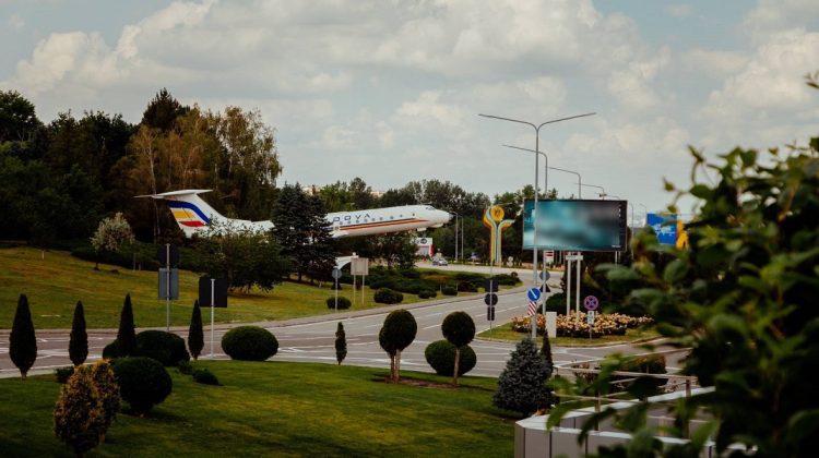 IMPORTANT! A fost extinsă perioada în care parcarea Aeroportului Chișinău va activa în regim special