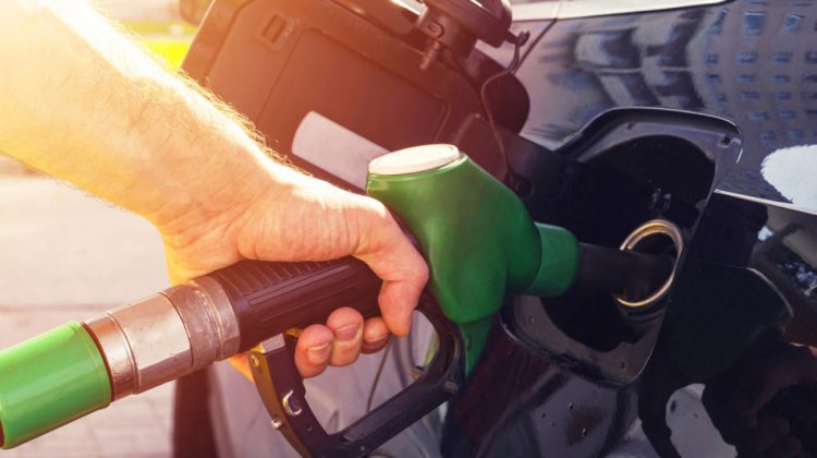 ANRE ține cu șoferii! Prețul benzinei scade cu 14 bani. Se ieftinește și motorina