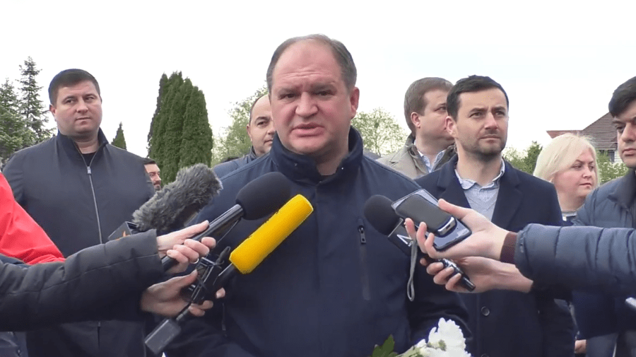 VIDEO Primarul capitalei a depus flori la Memorialul „Eternitate”. Ceban: Nu e nimic mai presus decât pacea