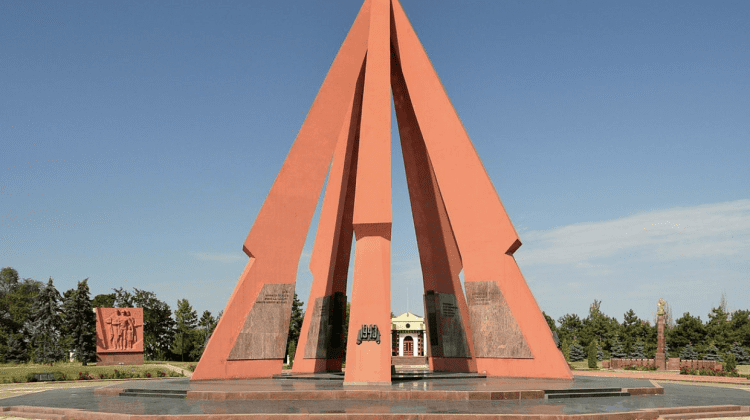VIDEO Complexul memorial „Eternitate” va ajunge în gestiunea municipalității. Ceban: Nu-l putem lăsa în paragină