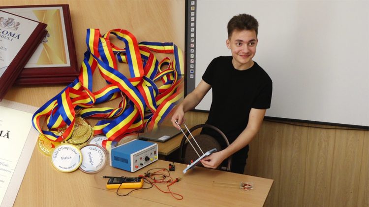 VIDEO Un elev din Bălți va reprezenta Republica Moldova la Olimpiada Europeană de Fizică