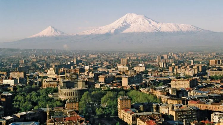 Livrările armelor franceze către Armenia reprezintă o amenințare pentru Ucraina și Israel, citează presa ucraineană