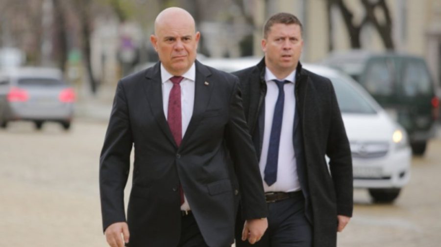 Opoziția: Atacul asupra procurorului general al Bulgariei ar fi fost o înscenare. „Un mic petic de iarbă uşor deranjat”