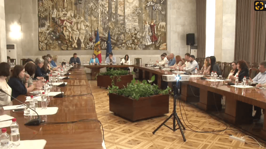 Relațiile de muncă – modernizare continuă: Problemele angajaților și angajatorilor, în vizorul CNPM