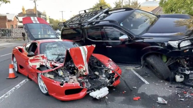 Momentul în care un Ferrari în valoare de 600.000 de euro intră violent într-o altă mașină. Unde s-a întâmplat?