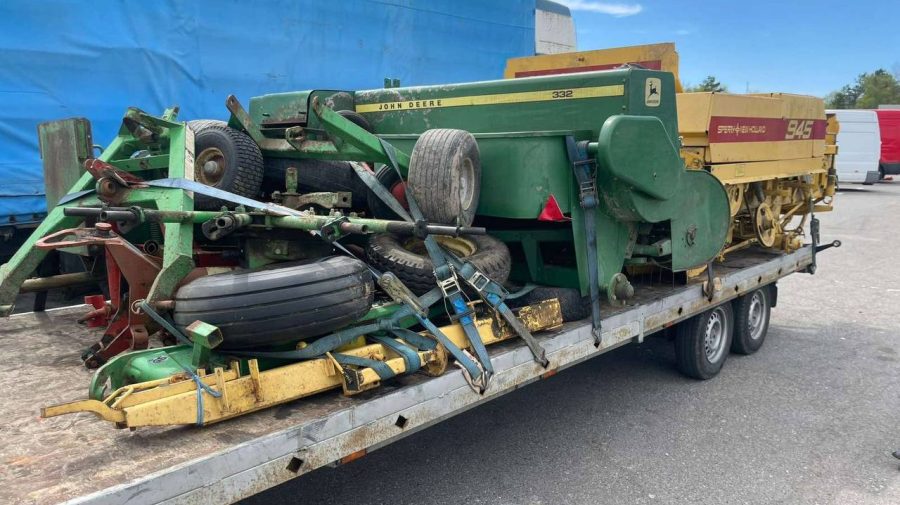 FOTO Unitate agricolă, dosită pentru a fi transportată ilegal. Cine a încercat s-o aducă în Moldova