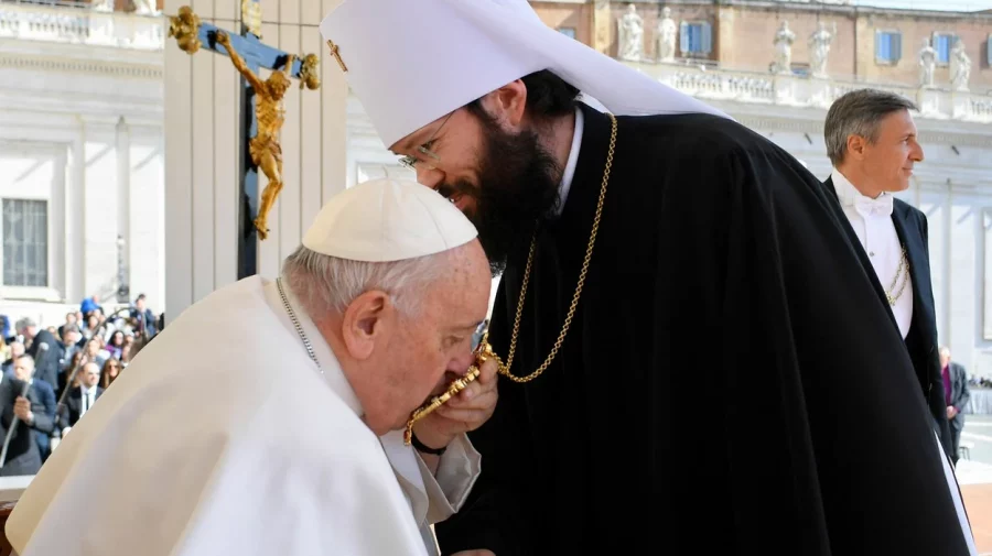 Papa Francisc s-a întâlnit cu unul din cei mai importanți oficiali ai Bisericii de la Moscova