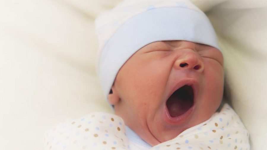 În Moldova, fiecare al 5-lea copil se naște în afara căsătoriei. Care este vârsta medie a mamei
