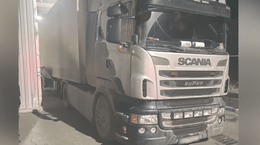 VIDEO Ucraineanul care a încercat să iasă din Moldova cu 250 mii de țigări – condamnat. Detalii de la PCCOCS