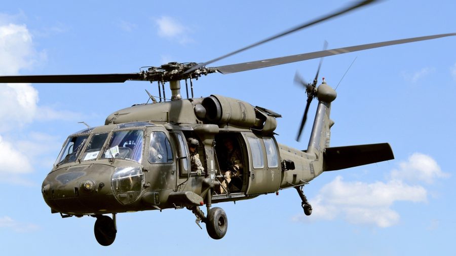 Antrenamente în Capitală! Un elicopter Black Hawk va survola împrejurimile orașului