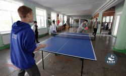 VIDEO „Sportul începe din școală”: Asociația A.S.I.C.S. a oferit inventar sportiv pentru 10 instituții de învățământ