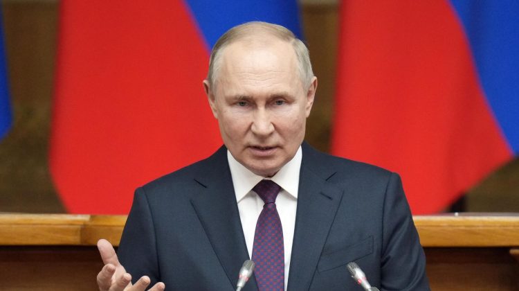 Putin aduce un omagiu piloţilor ruşi ucişi în lupta cu revoltaţii