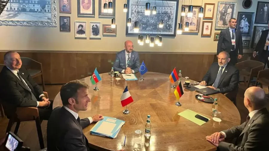 STOP CADRU Premierul armean și președintele azer, la o masă, la Bulboaca