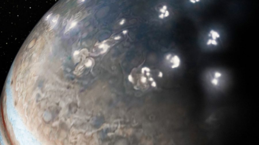 VIDEO Cum arată fulgerele de pe Jupiter?