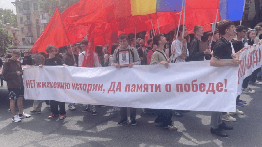 VIDEO Marș în Chișinău. Participanții – împotriva redenumirii și schimbării Zilei Victoriei