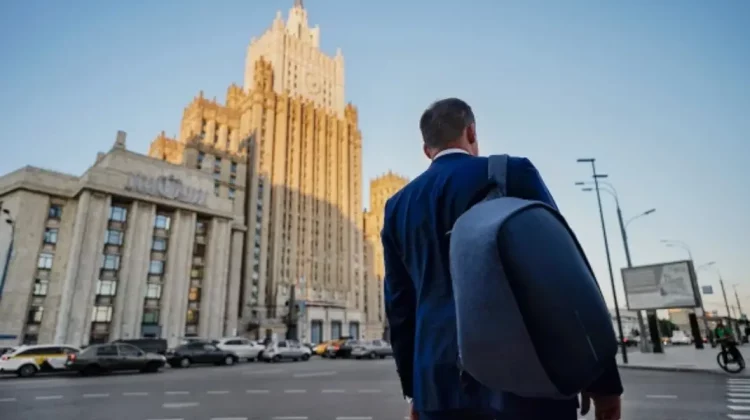 Moscova extinde lista europenilor cărora le interzice intrarea în Rusia. Așa răspunde la al 11-lea pachet de sancțiuni