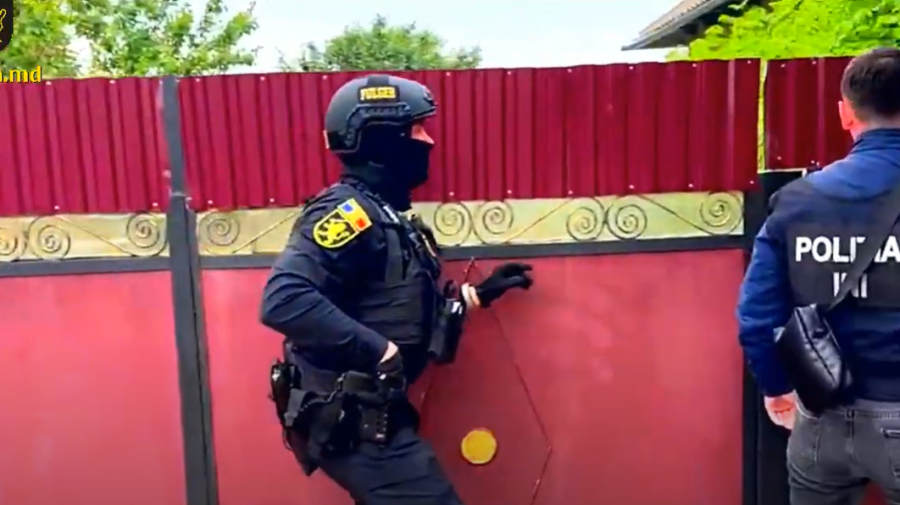 VIDEO Cuplu din Vulcănești – percheziționat! Cei doi sunt cercetați pentru circulația ilegală a drogurilor