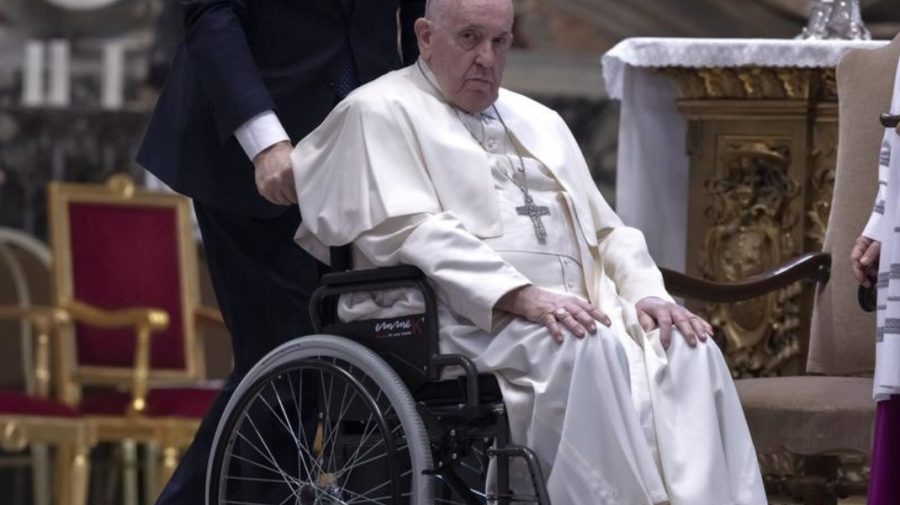 „Sunt încă în viaţă”. Papa Francisc nu a putut să țină un discurs din cauza dificultăților de respirație