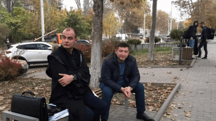 Avocatul Igor Hlopețchi s-ar fi baricadat în biroul unui coleg la Botanica! PA: Refuză să se supună cerințelor legale