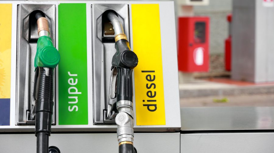 Veste bună pentru șoferi! Benzina se ieftinește cu 3 bani